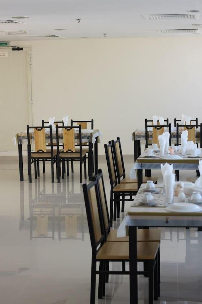 Africana Hotel Dubaj Kültér fotó
